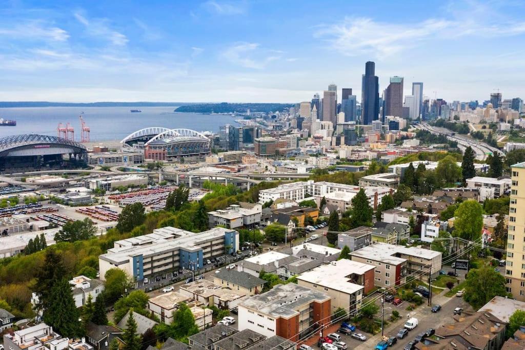 Hillside In Seattle - Updated And Well Appointed. Luaran gambar
